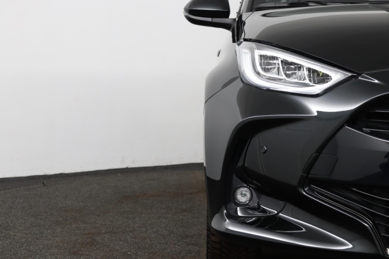 Toyota Yaris - 1.5 Hybrid 130 Executive 32