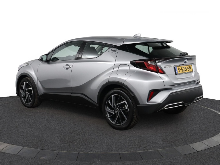 Toyota C-HR - 2.0 Hybrid Dynamic 12