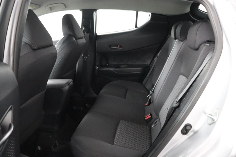 Toyota C-HR - 2.0 Hybrid Dynamic 18