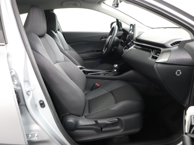 Toyota C-HR - 2.0 Hybrid Dynamic