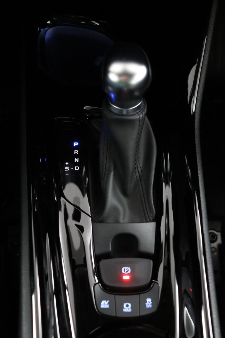 Toyota C-HR - 2.0 Hybrid Dynamic 27