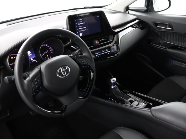 Toyota C-HR - 2.0 Hybrid Dynamic