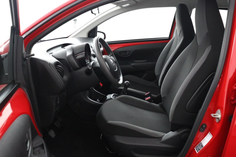 Toyota Aygo - 1.0 VVT-i x-now 14