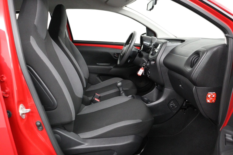 Toyota Aygo - 1.0 VVT-i x-now 18