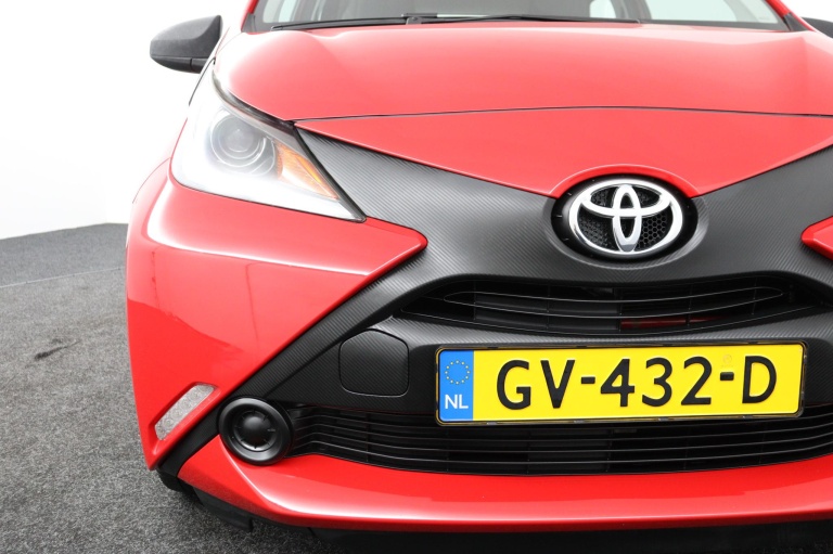 Toyota Aygo - 1.0 VVT-i x-now 38