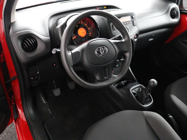 Toyota Aygo - 1.0 VVT-i x-now