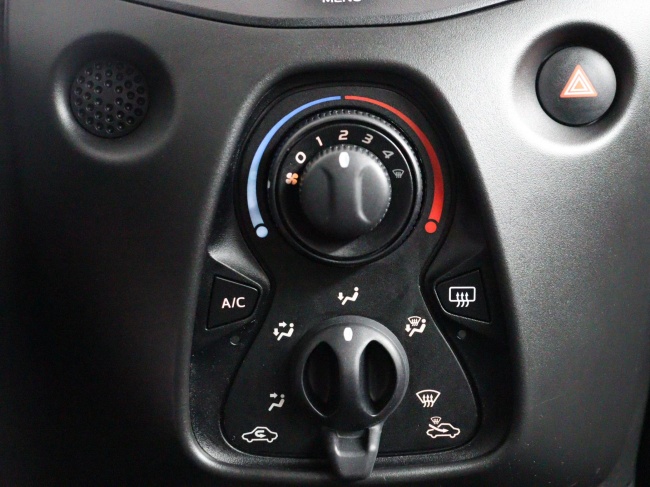 Toyota Aygo - 1.0 VVT-i x-now