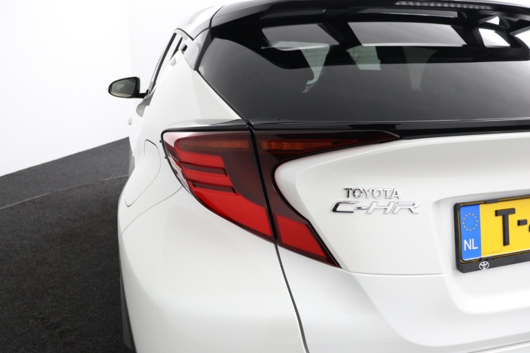 Toyota C-HR - 1.8 Hybrid Executive 42
