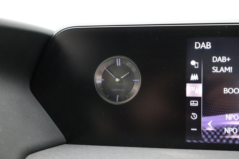 Lexus UX - 300e 54 kWh 16