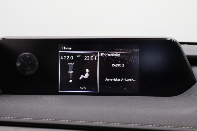 Lexus UX - 300e 54 kWh 18