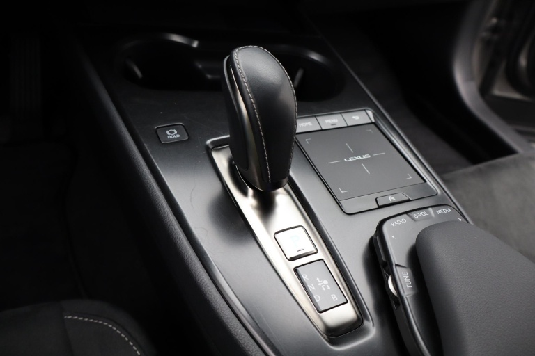 Lexus UX - 300e 54 kWh 20