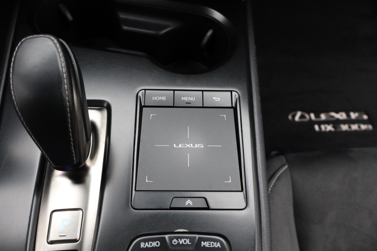 Lexus UX - 300e 54 kWh 25