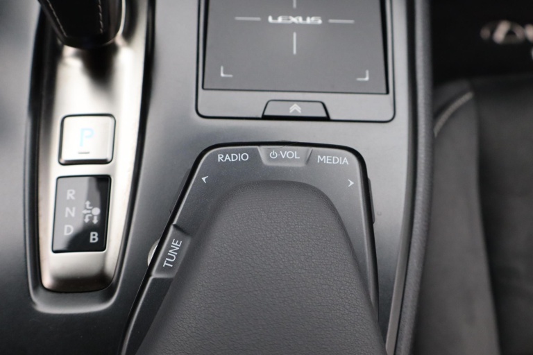 Lexus UX - 300e 54 kWh 26