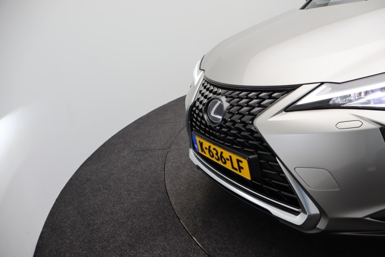 Lexus UX - 300e 54 kWh 36