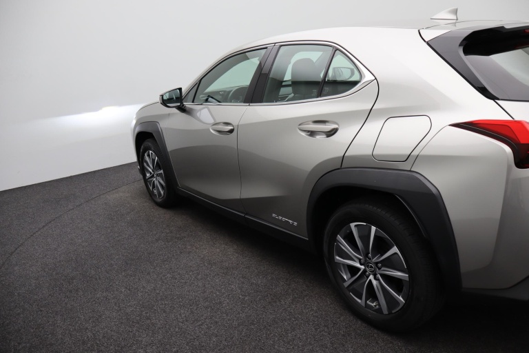 Lexus UX - 300e 54 kWh 37