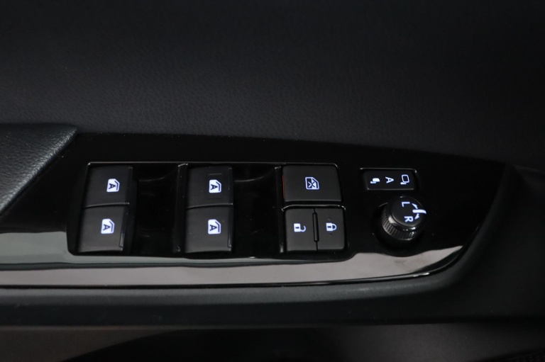 Toyota Prius - 1.8 Plug-in Executive 29