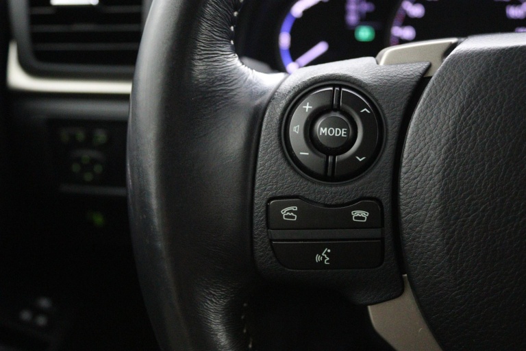 Lexus CT - 200h 25th Edition 19