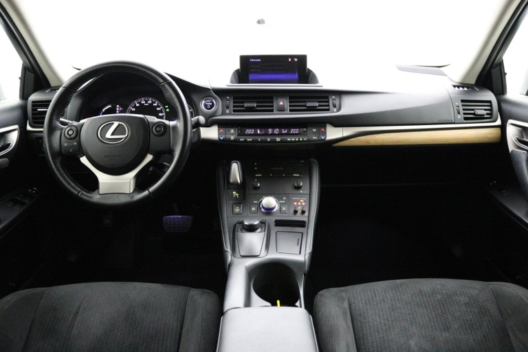 Lexus CT - 200h 25th Edition 4