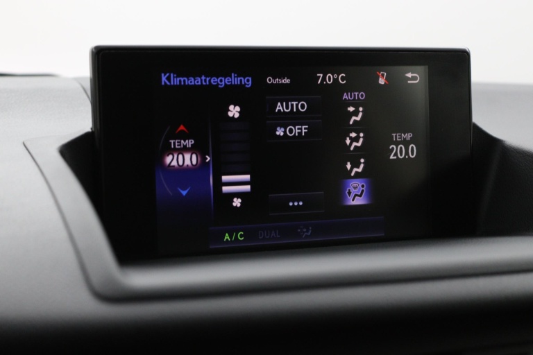 Lexus CT - 200h 25th Edition 43