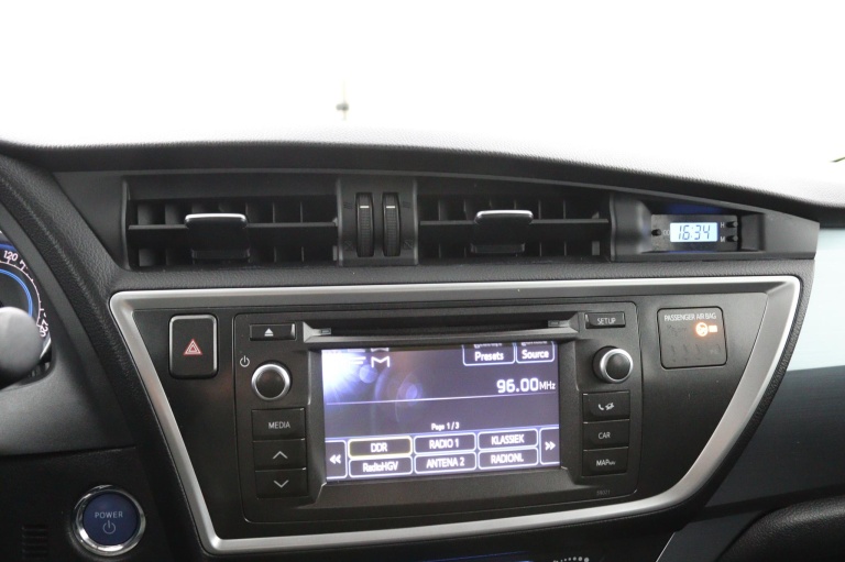 Toyota Auris - 1.8 Hybrid Dynamic 13