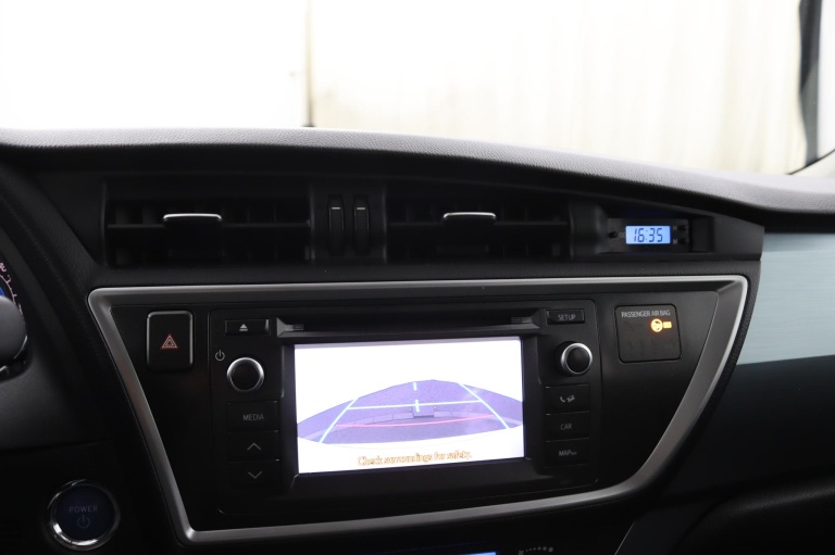 Toyota Auris - 1.8 Hybrid Dynamic 14