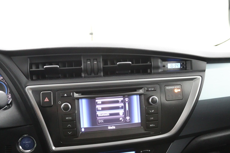 Toyota Auris - 1.8 Hybrid Dynamic 15