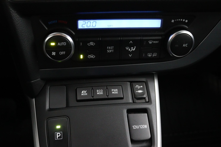 Toyota Auris - 1.8 Hybrid Dynamic 16