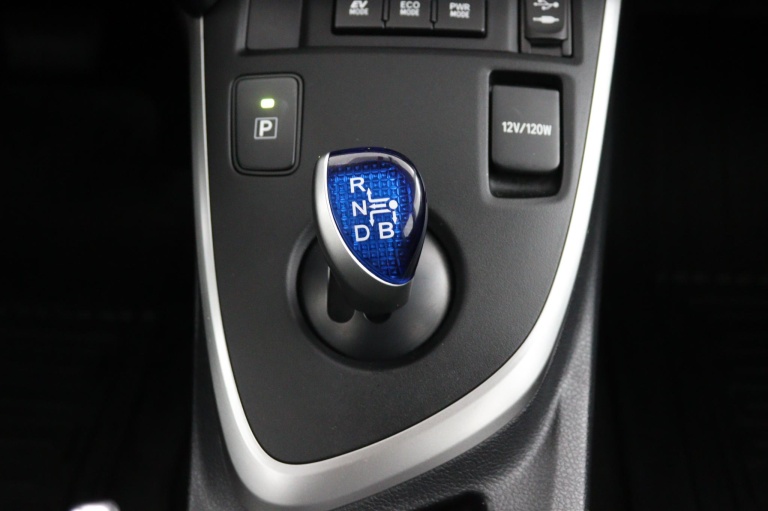 Toyota Auris - 1.8 Hybrid Dynamic 17