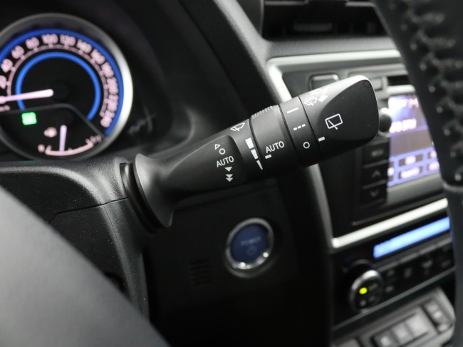 Toyota Auris - 1.8 Hybrid Dynamic