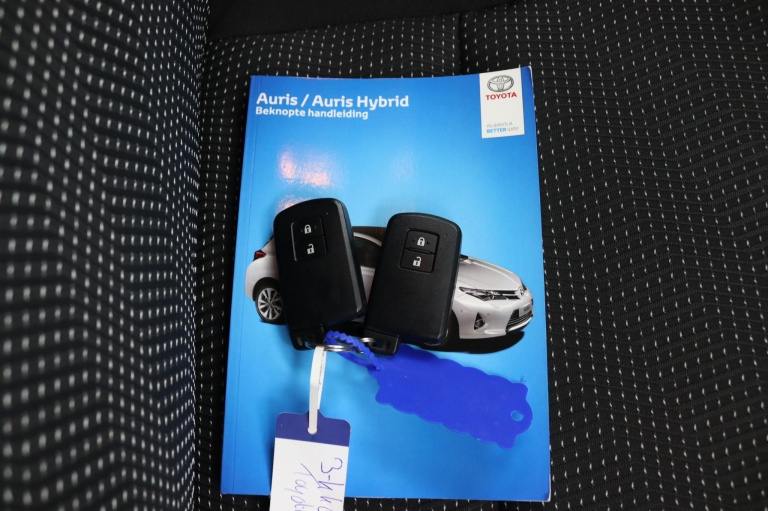 Toyota Auris - 1.8 Hybrid Dynamic 25