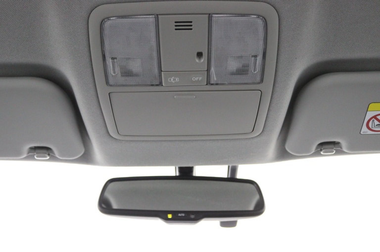 Toyota Auris - 1.8 Hybrid Dynamic 32