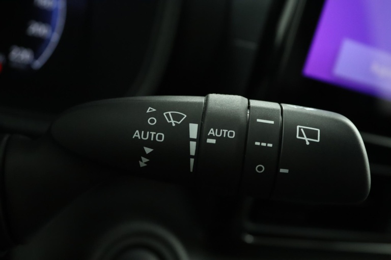 Toyota Yaris - 1.5 Hybrid 130 Executive 31