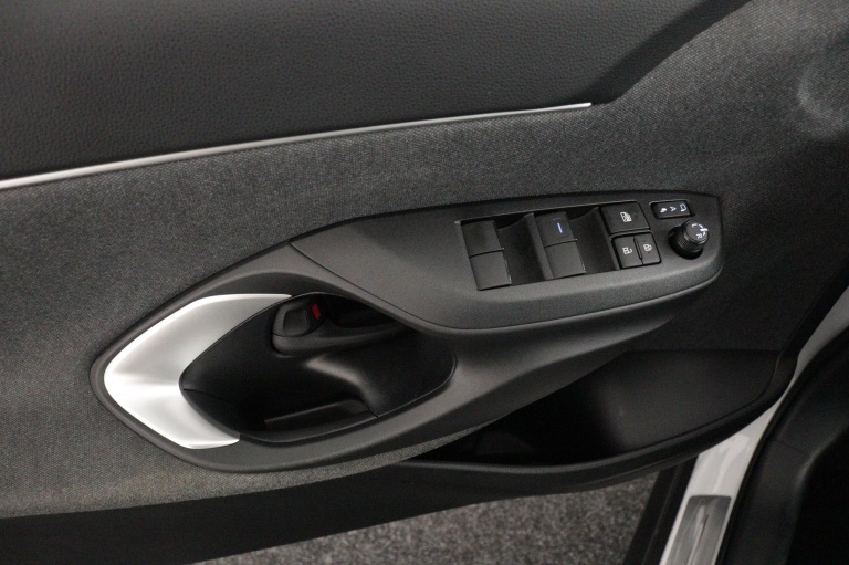 Toyota Yaris Cross - 1.5 Hybrid 115 First Edition 30