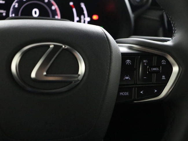 Lexus LBX - Elegant 2WD