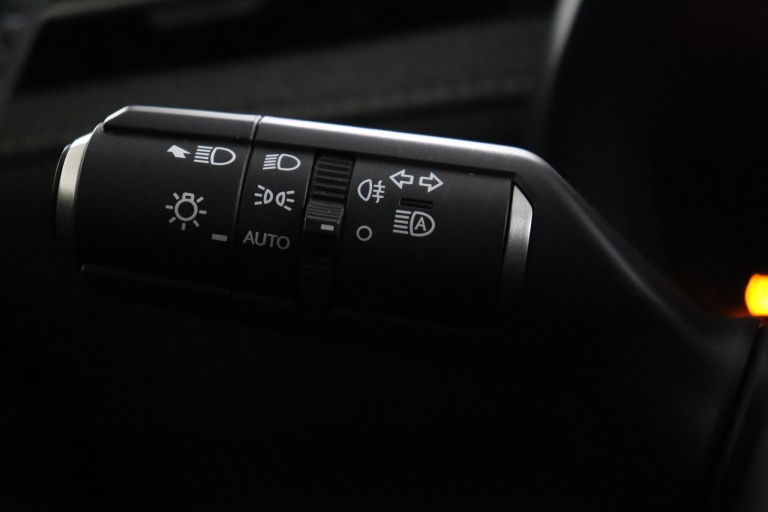 Lexus LBX - Elegant 2WD 28