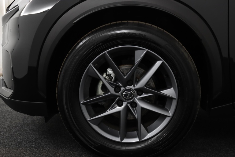 Lexus LBX - Elegant 2WD 34