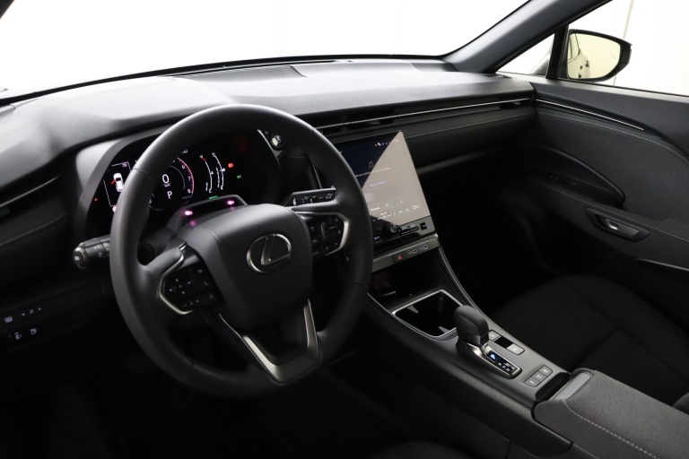 Lexus LBX - Elegant 2WD 46