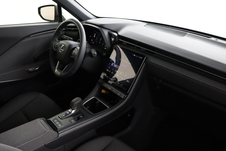 Lexus LBX - Elegant 2WD 47