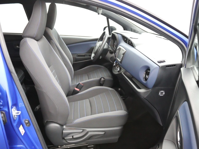 Toyota Yaris - 1.5 Hybrid Bi-Tone