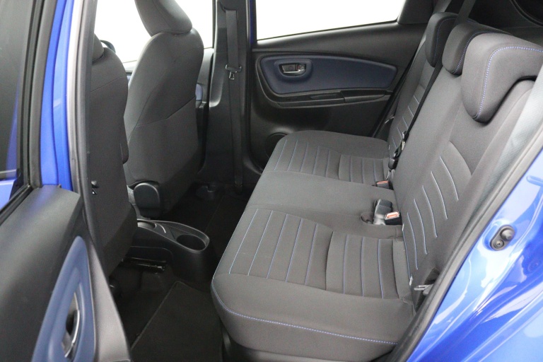 Toyota Yaris - 1.5 Hybrid Bi-Tone 12