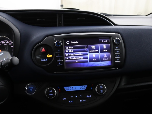 Toyota Yaris - 1.5 Hybrid Bi-Tone