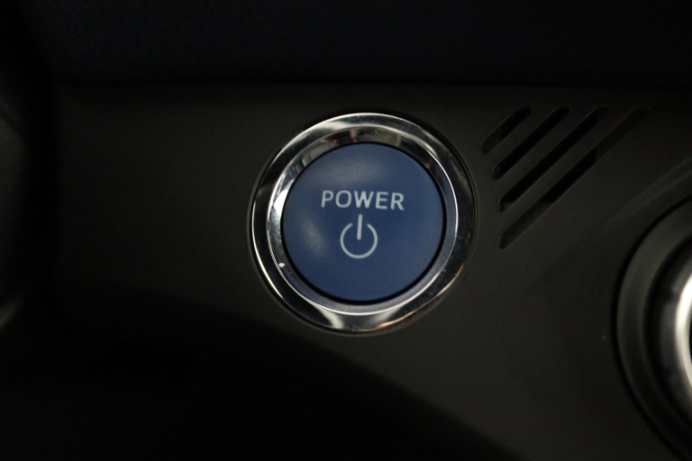 Toyota Yaris - 1.5 Hybrid Bi-Tone 19