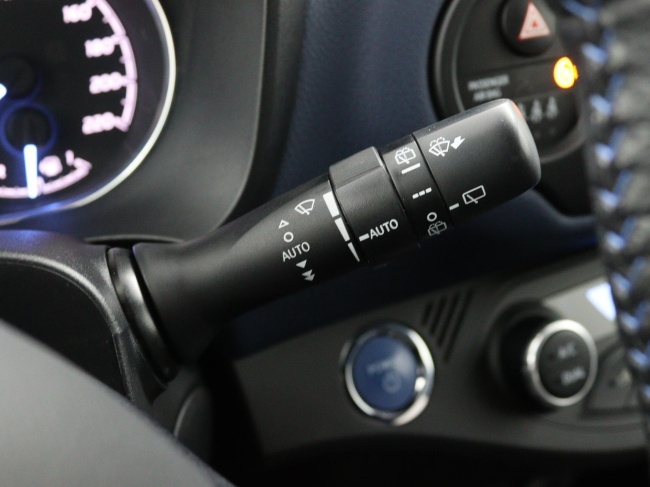 Toyota Yaris - 1.5 Hybrid Bi-Tone