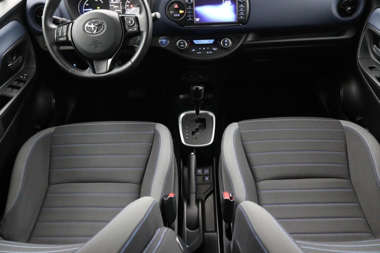 Toyota Yaris - 1.5 Hybrid Bi-Tone 24