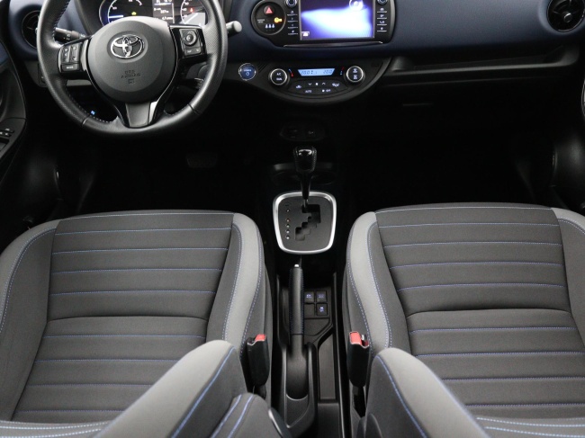 Toyota Yaris - 1.5 Hybrid Bi-Tone