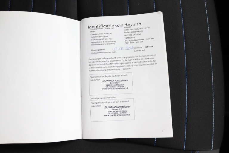 Toyota Yaris - 1.5 Hybrid Bi-Tone 26