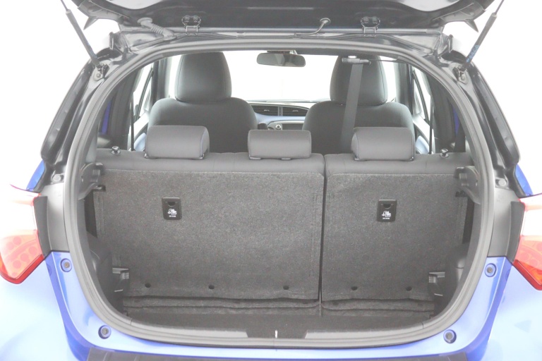 Toyota Yaris - 1.5 Hybrid Bi-Tone 29