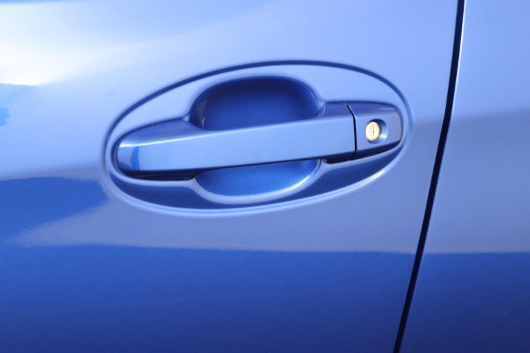 Toyota Yaris - 1.5 Hybrid Bi-Tone 38