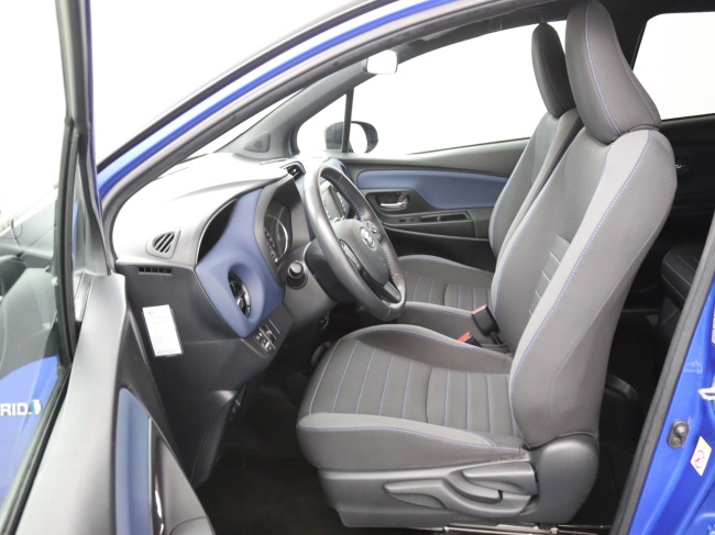 Toyota Yaris - 1.5 Hybrid Bi-Tone