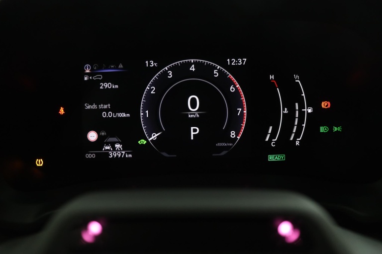 Lexus LBX - Business Line 2WD  20